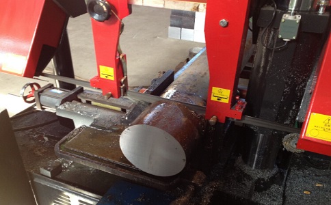 铜鼓卧式带锯床加工时出现明显振荡如何排查？